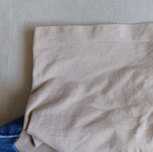 HP•Indigo Blue Maternity Jeans - Picture 4 of 6